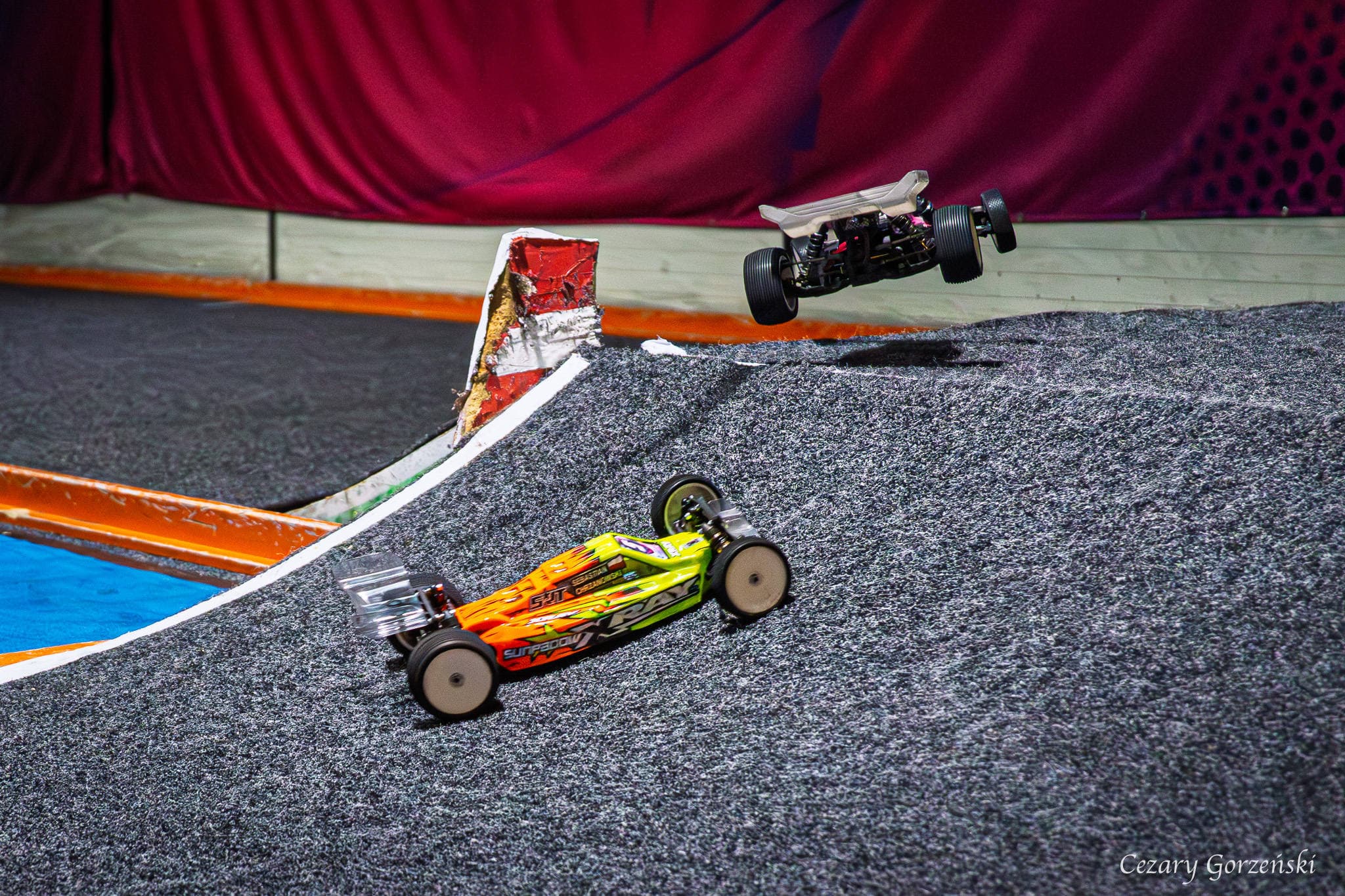 Akcja na torze drift i off-road